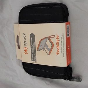 Speck Tech Style Protective Storage Case